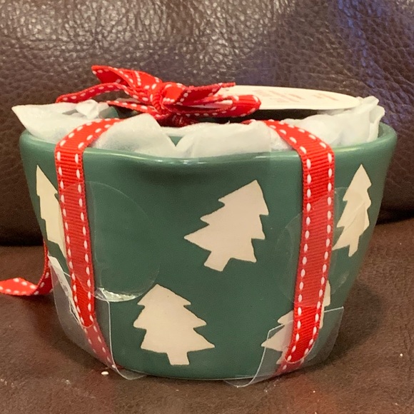 Rae Dunn Christmas Tree Measuring Cups - Picture 7 of 12